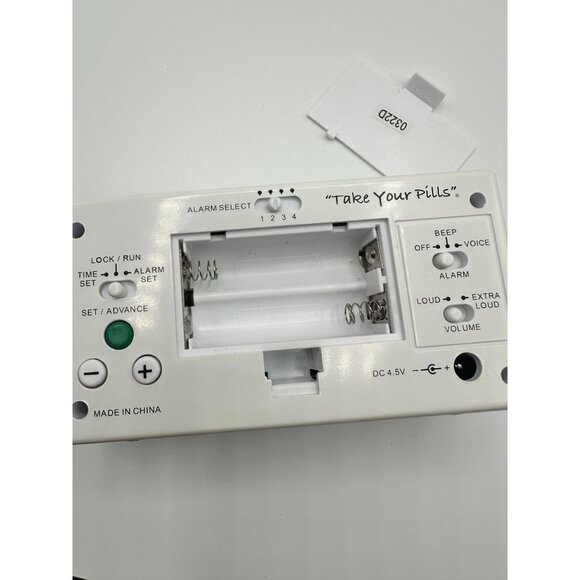 MedCenter Talking Alarm Clock 31-Day Pill Organizer Medication Reminder System A - Picture 10 of 12